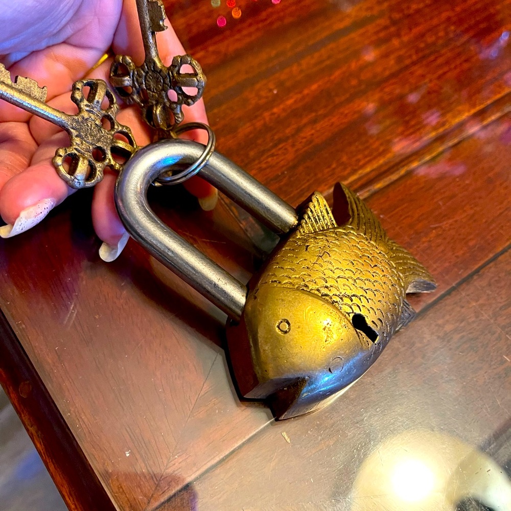 COPY - Brass padlock